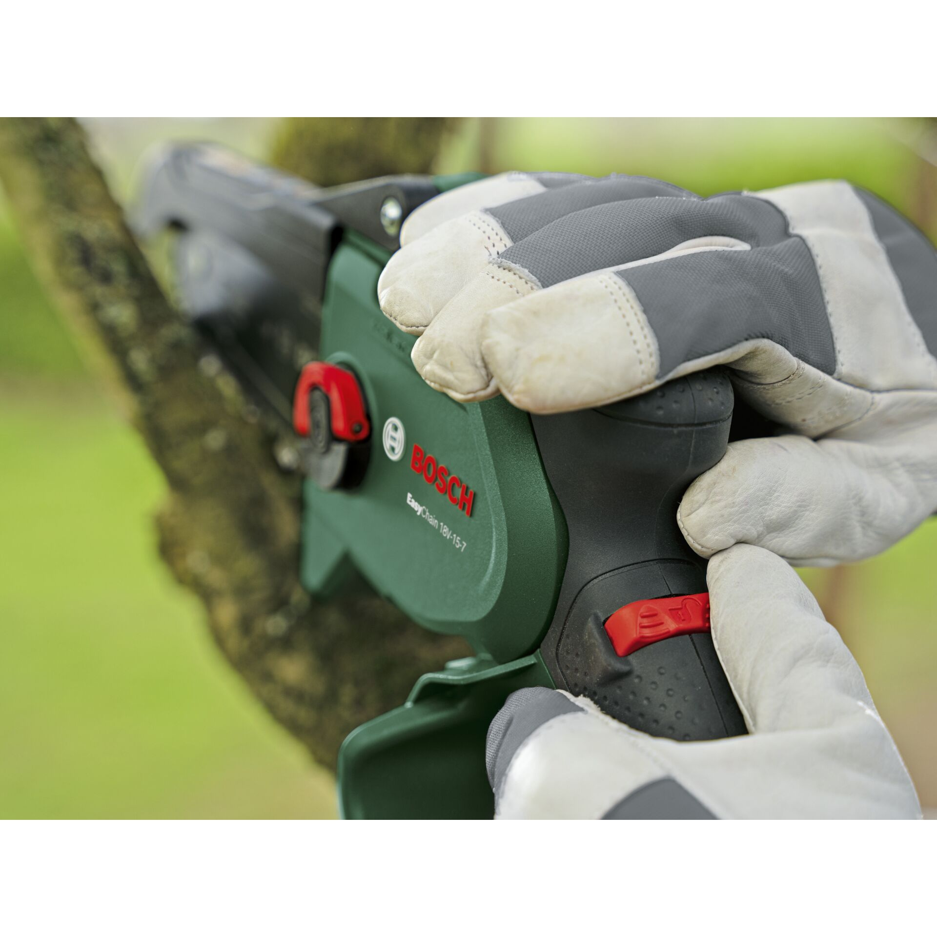 Bosch EasyChain 18V-15-7 Akku-Baumsäge Bosch EasyChain 18V-15-7 Akku-Baumsäge