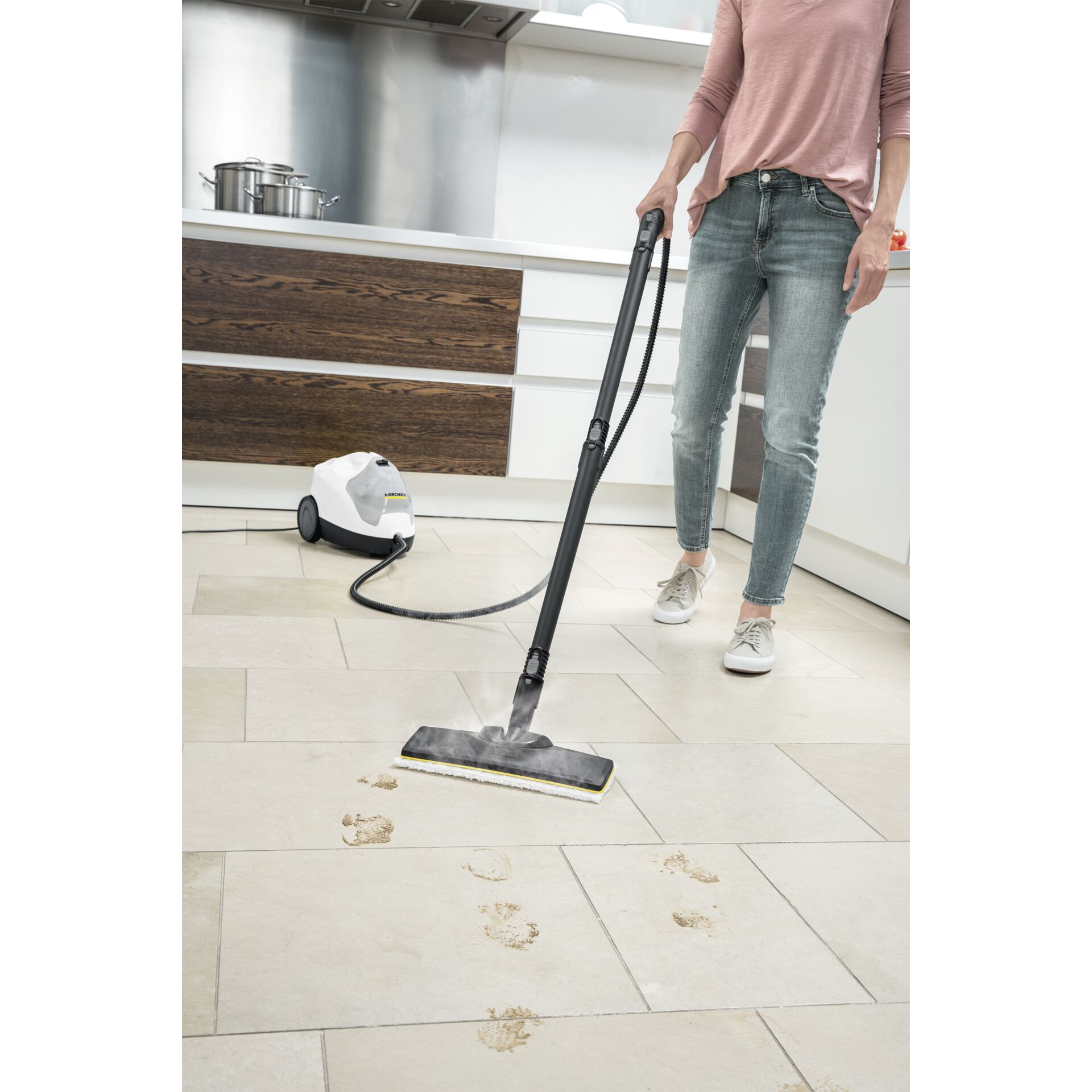 Kärcher Dampfreiniger SC 4 EasyFix, Dampfdruck: 3,5 bar, Aufheizzeit: 4 min., Leistung: 2.000 W, Flächenleistung: 100 m², 2-Tank-System: 0,5 l + 0,8 l, mit Bodenreinigungsset EasyFix, Düsen und Bezüge Kärcher Dampfreiniger SC 4 EasyFix, Dampfdruck: 3,5 bar, Aufheizzeit: 4 min., Leistung: 2.000 W, Flächenleistung: 100 m², 2-Tank-System: 0,5 l + 0,8 l, mit Bodenreinigungsset EasyFix, Düsen und Bezüge