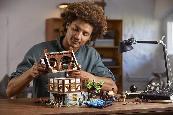 LEGO« Ideas - Mittelalterliche Schmiede 21325