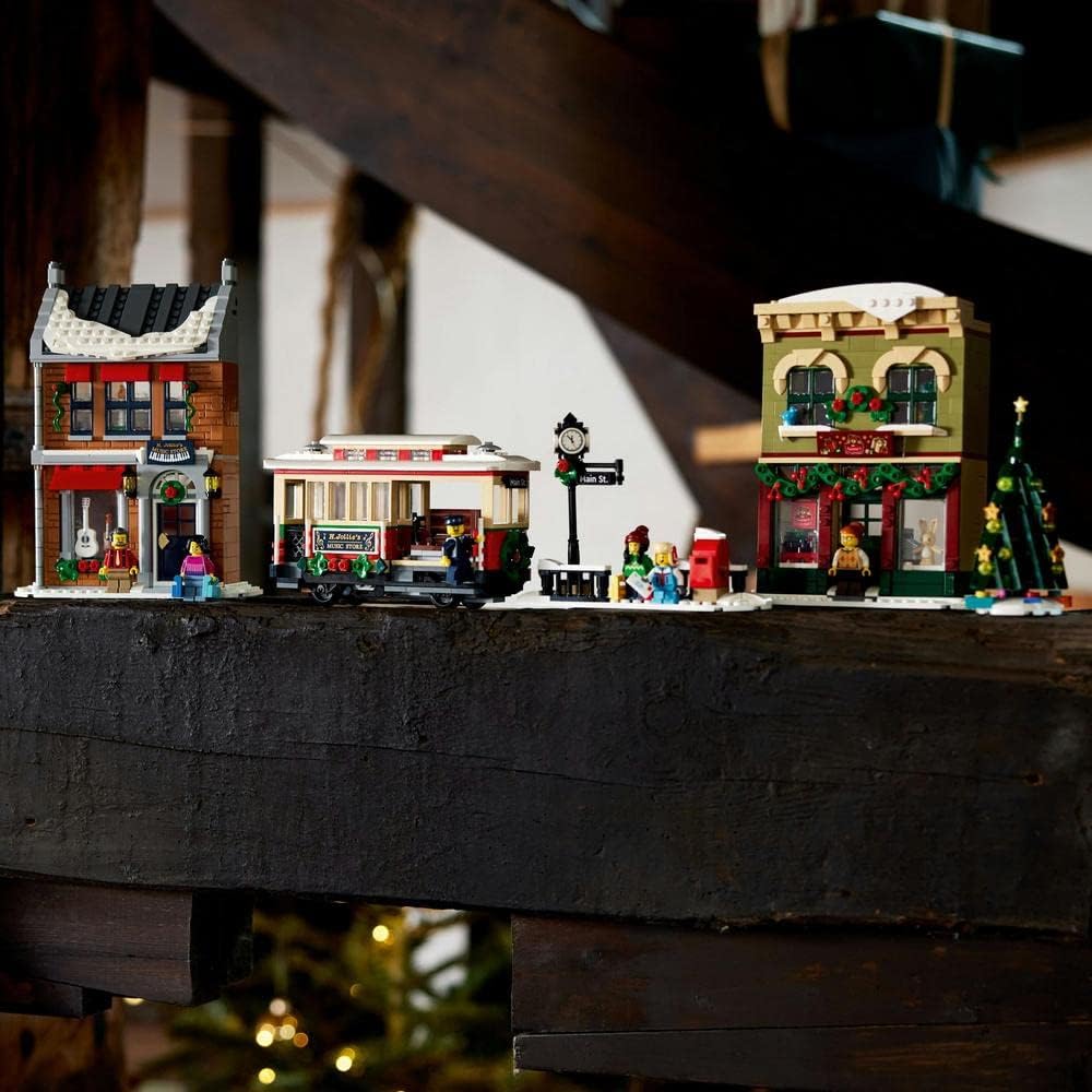 LEGO Creator Expert - Weihnachtlich geschmückte Hauptstraße LEGO Creator Expert - Weihnachtlich geschmückte Hauptstraße