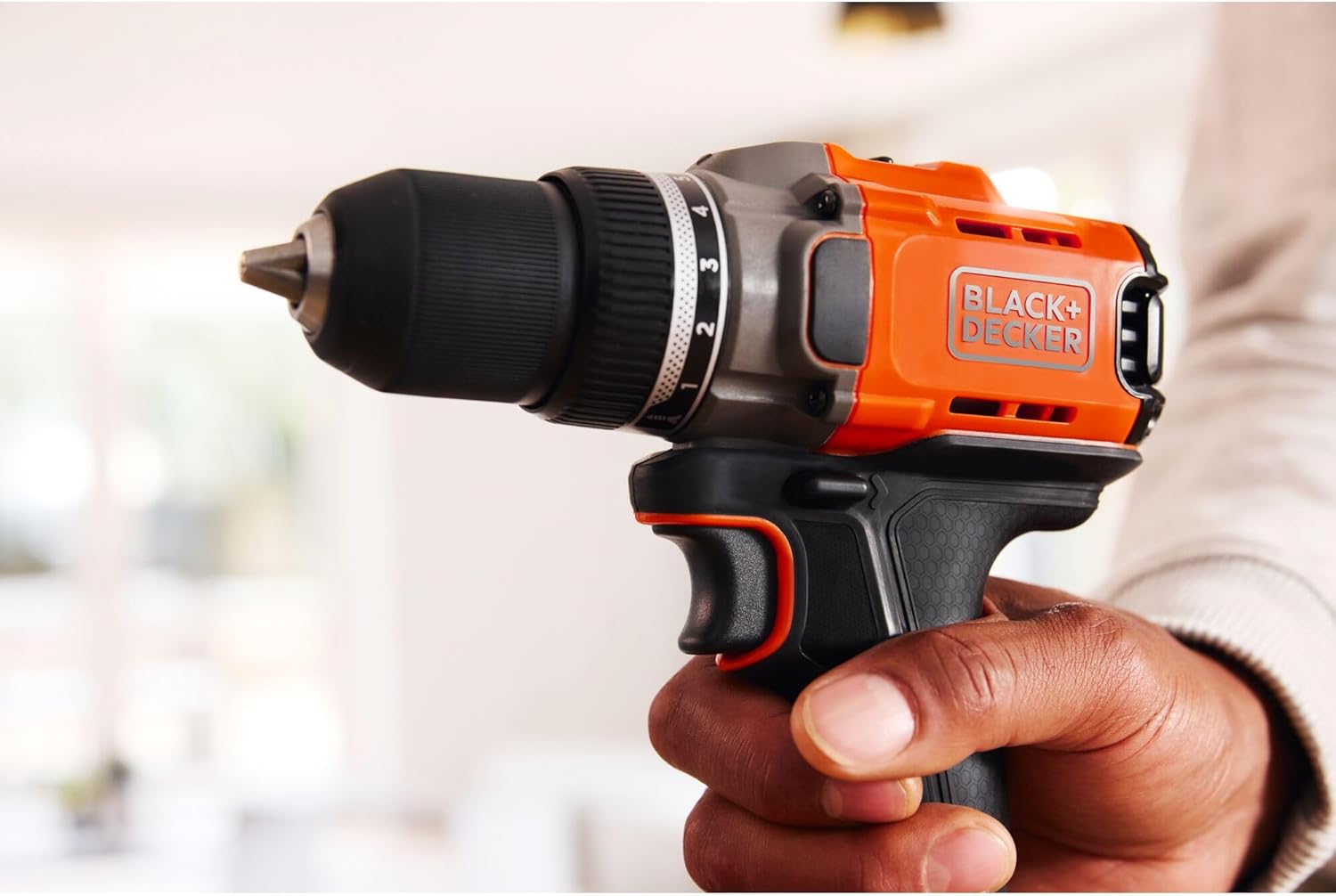 Black&Decker Akku-Bohrschrauber 18V, ohne Akku BCD382XN