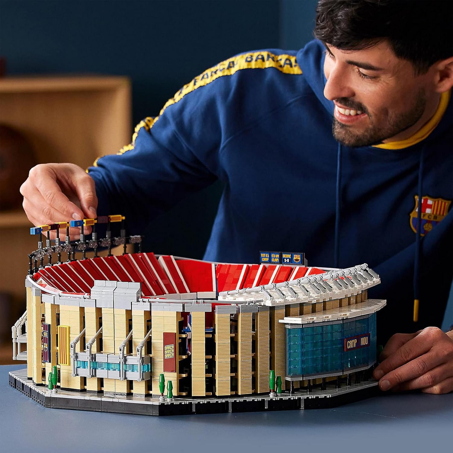 LEGO Creator Expert - Camp Nou FC Barcelona LEGO Creator Expert - Camp Nou FC Barcelona