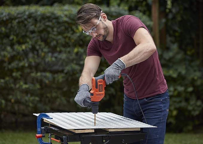 Black&Decker Schlagbohrmaschine BEH200K 500W