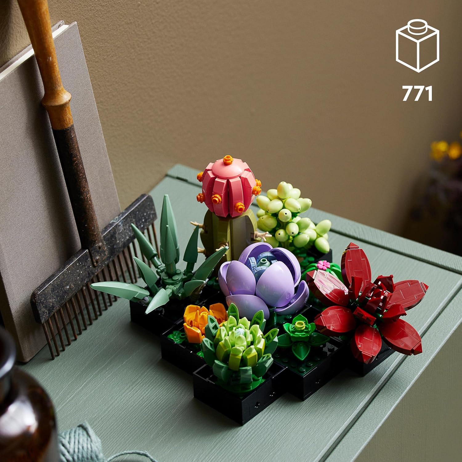 LEGO Botanicals Sukkulenten - Künstliche Blumen Set für Erwachsene - Blumenstrauß Bauset - Kreatives Hobby und Home Deko - Geschenkidee für Frauen & Männer - Botanik Kollektion (9 Pflanzen) 10309 LEGO Botanicals Sukkulenten - Künstliche Blumen Set für Erwachsene - Blumenstrauß Bauset - Kreatives Hobby und Home Deko - Geschenkidee für Frauen & Männer - Botanik Kollektion (9 Pflanzen) 10309