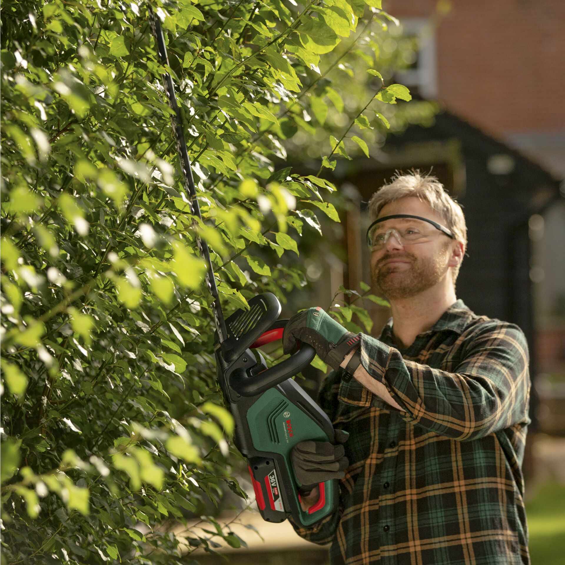 Bosch AdvancedHedgeCut 36V-65-28 Akku-Heckenschere