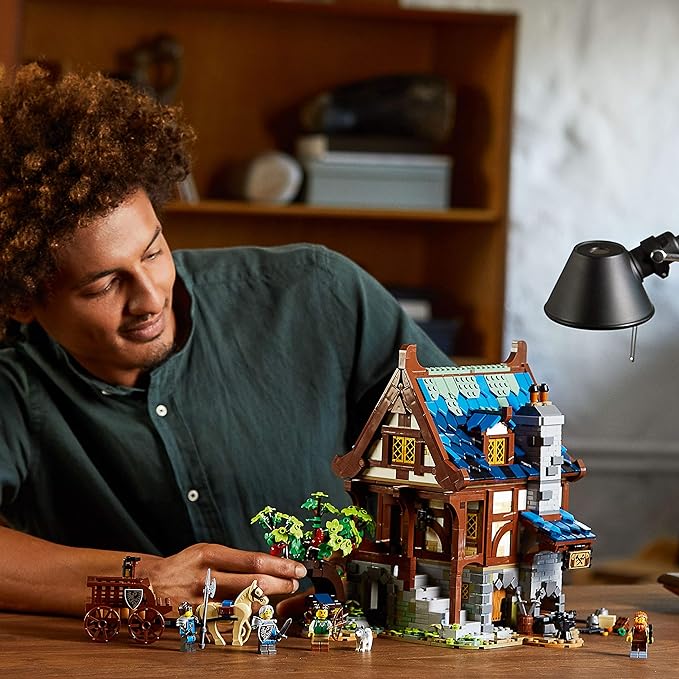 LEGO« Ideas - Mittelalterliche Schmiede 21325