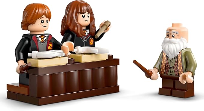 LEGO® Harry Potter™ 76442 - Schloss Hogwarts™: Zauberkunstunterricht (204 Teile) LEGO® Harry Potter™ 76442 - Schloss Hogwarts™: Zauberkunstunterricht (204 Teile)