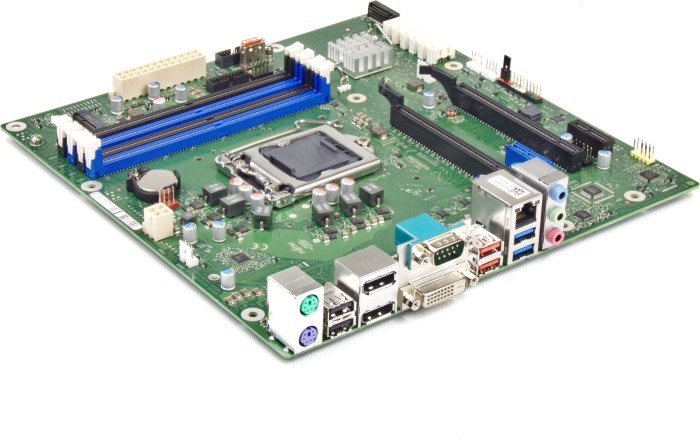 Fujitsu D3642-B MB Q370 Intel 1151 DDR4 Micro-ATX - Mainboard - Intel Sockel 1151 (Core i)