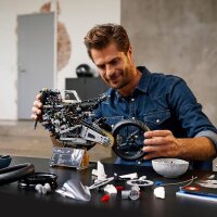 LEGO Technic BMW M 1000 RR 42130