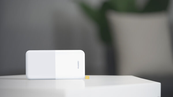 Huawei E5586-326 mobiler Hotspot LTE / 4G WIFI - weiß